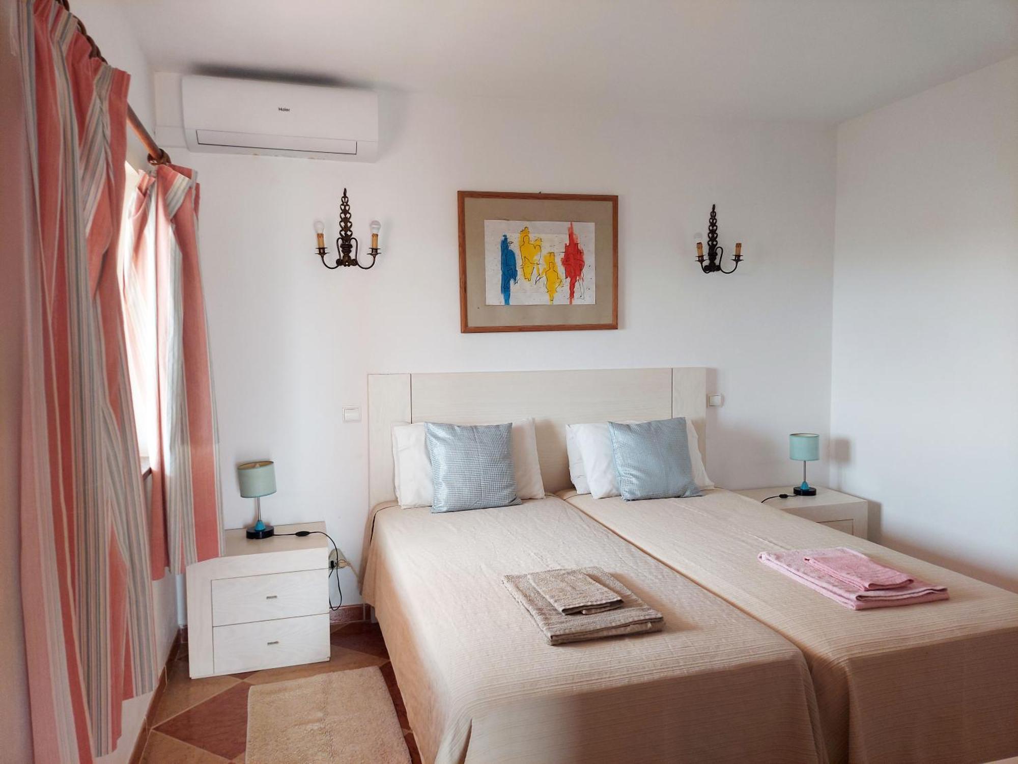 Vivenda Os Silvas Hotel Odiaxere Bilik gambar
